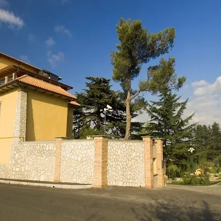 Отель Poggio Regillo 3*